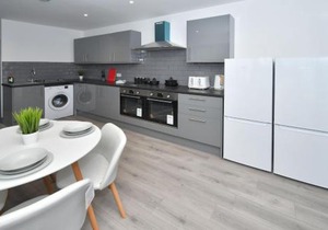 Townhouse @ 24 Brunswick Place Stoke