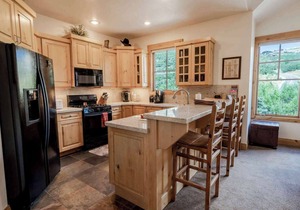 Two Blocks from Park City Mountain Resorts -Town Pointe A 301