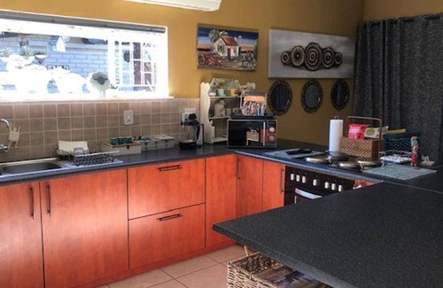 Fichardt Park Bed & Breakfast | 110 m² Bed and breakfast ∙ 2 bedrooms ∙ 6 guests