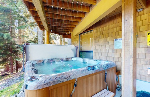 Hyak Cabin | 121 m² Cabin ∙ 2 bedrooms ∙ 10 guests