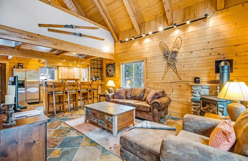 Hyak Cabin | 125 m² Cabin ∙ 1 bedroom ∙ 8 guests