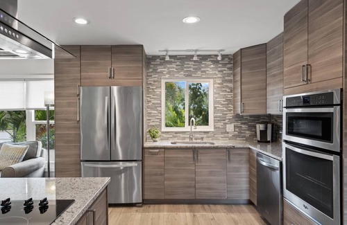 South Poinsettia House | 127 m² House ∙ 3 bedrooms ∙ 10 guests