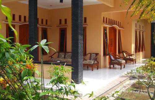 Batu Karas Bed & Breakfast | 200 m² Bed and breakfast ∙ 4 bedrooms ∙ 10 guests