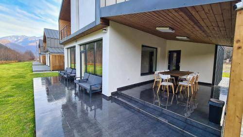 Brezoi Resort | 200 m² Resort ∙ 4 bedrooms ∙ 10 guests