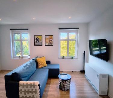 Chorzow Batory Apartment | #22, Free parking, Self check-in, Perfect location for Katowice, Chorzow, and DTS, 3rd floor - no elevator