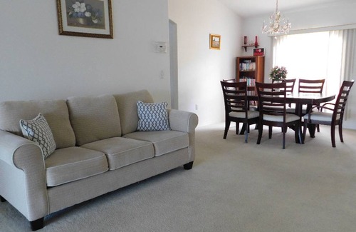 Regal Oaks House | 239 m² House ∙ 3 bedrooms ∙ 6 guests