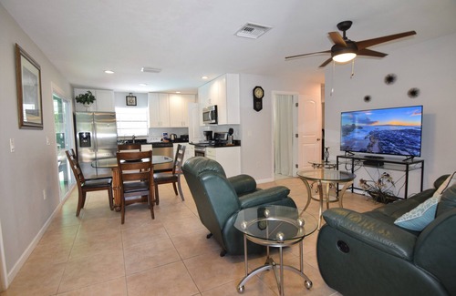 Paver Park House | 3 bedroom Home with Pool Near Downtown.