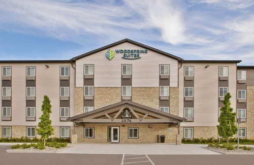 Rochester Hills Hotel | 300 m² Hotel ∙ 127 guests