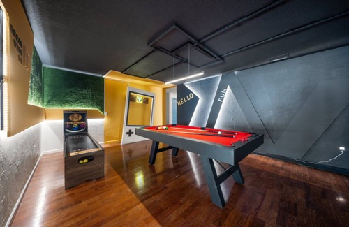 Bradenton House | 311 m² House ∙ 9 bedrooms ∙ 32 guests
