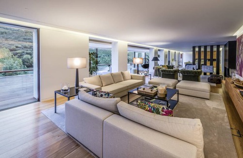Cotas Villa | 400 m² Villa ∙ 8 bedrooms ∙ 16 guests