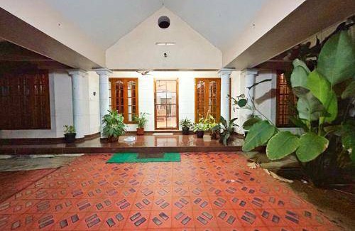 Thiruvananthapuram Villa | 4000 m² Villa ∙ 4 bedrooms ∙ 13 guests