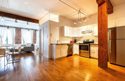Old Montreal Apartment | Adorable Loft in the Old Montreal