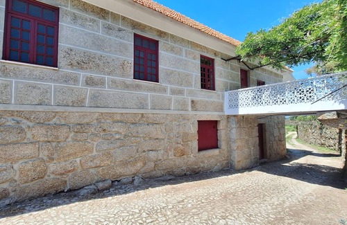 Pevidem House | Casa de Carido - Family Holiday House w private swimming pool