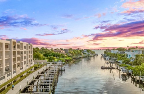 Central Sarasota Condo | Condo ∙ 2 bedrooms ∙ 5 guests
