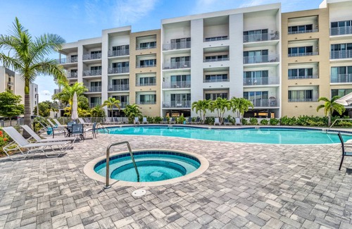 Central Sarasota Condo | Condo ∙ 2 bedrooms ∙ 6 guests