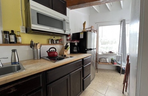 Burns Square Apartment | Downtown Sarasota Apartment in Historic Burns Square, South Side Walkable
