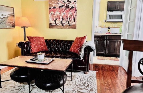 Burns Square Apartment | Downtown Sarasota Apartment in Historic Burns Square, South Side Walkable