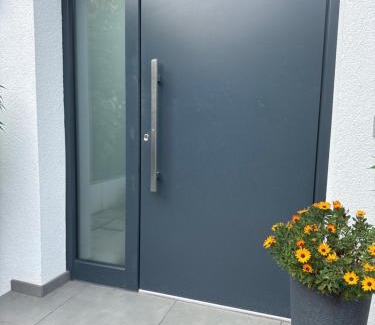 Hasenbergl-Lerchenau Ost Apartment | Eigene Souterrain Keller Wohnung nähe Olympiapark - von privat