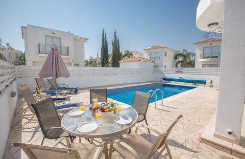 Pernera House | Holiday house Pernera for 1 - 6 persons with 3 bedrooms - Holiday house