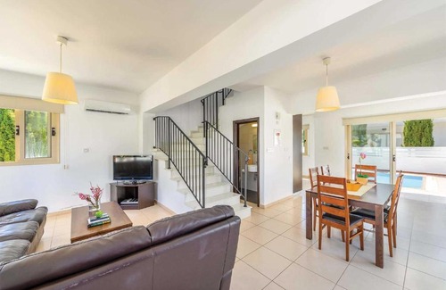 Pernera Villa | Lily Palm