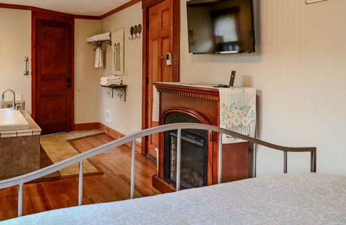 Logan Cabin | Lodge ∙ 1 bedroom ∙ 2 guests