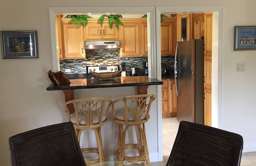 Estate Two Friends Apartment | New Listing! Nature's Ridge. Relaxing Vacation In The Lush Tropical Rain Forest