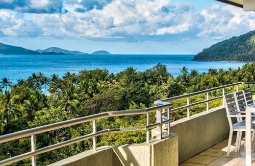 Hamilton Island Apartment | Poinciana Lodges -Ocean Views