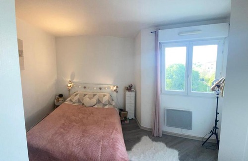 Cannes La Bocca Apartment | T2 Cannes vue dégagée colline, mer à pieds, 4 pax