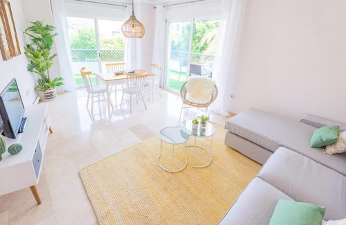 Puerto Banus Apartment | TERRAZAS DE BANÚS SUNLIT RETREAT, WALK EVERYWHERE!