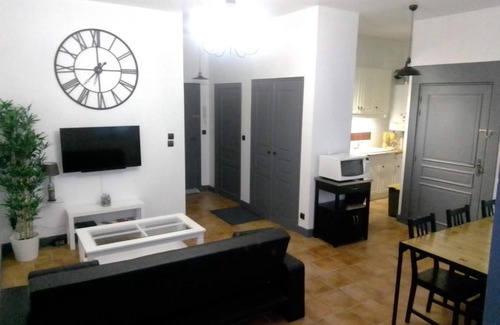 Bastide Saint-Louis Apartment | Un trésor en Bastide : 4/6 couchages