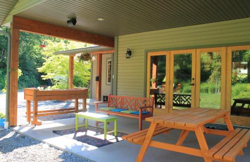 Robson Bed & Breakfast | Windborne Bed & Breakfast