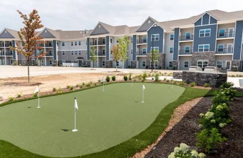 Fenton Apartment | 1-Bedroom apartment in Fenton, MI with Wi-Fi, Fitness Center, & in-unit Laundry!