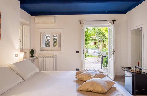 Monte di Pieta Bed & Breakfast | 100 m² Bed and breakfast ∙ 127 guests