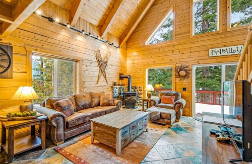 Hyak Cabin | 125 m² Cabin ∙ 1 bedroom ∙ 8 guests