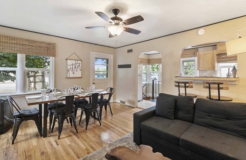 University District House | 148 m² House ∙ 4 bedrooms ∙ 10 guests