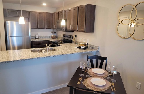 Fenton Apartment | 2-Bedroom apartment in Fenton, MI with Wi-Fi, Fitness Center, & in-unit Laundry!