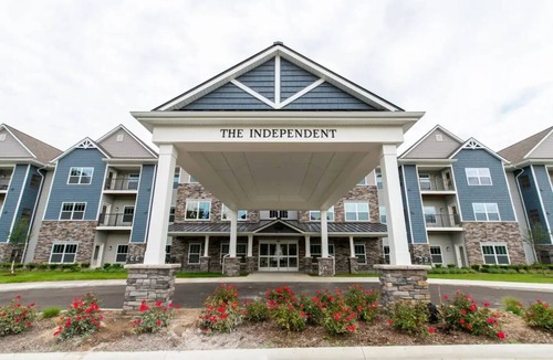 Fenton Apartment | 2-Bedroom apartment in Fenton, MI with Wi-Fi, Fitness Center, & in-unit Laundry!
