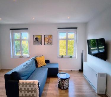 Chorzow Batory Apartment | #22, Free parking, Self check-in, Perfect location for Katowice, Chorzow, and DTS, 3rd floor - no elevator