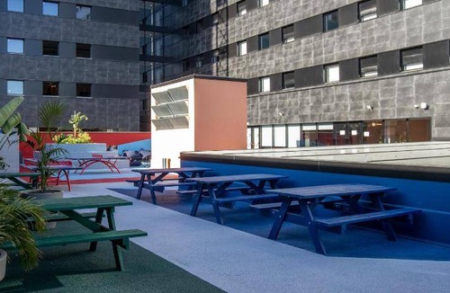Basurtu Hotel | 25 m² Hotel ∙ 5 guests