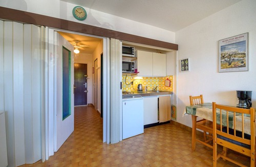 Le Grau-Du-Roi Apartment | 26 m2 studio cabin and 7 m2 loggia in Port Camargue for four people
