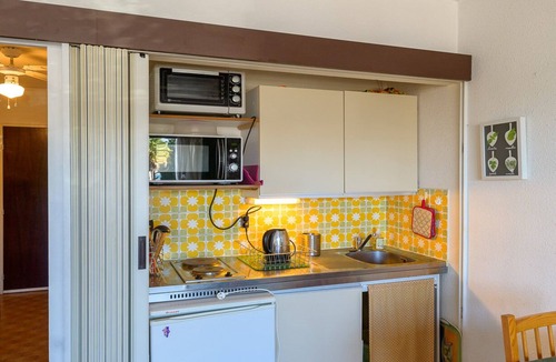 Le Grau-Du-Roi Apartment | 26 m2 studio cabin and 7 m2 loggia in Port Camargue for four people
