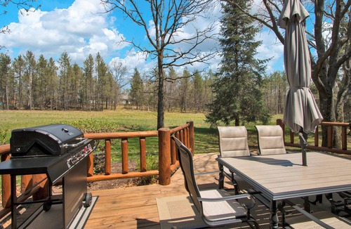 Rome Cabin | 3 min → 5 Golf Courses ★ Fire Pit ★ BBQ ★ Smart TV