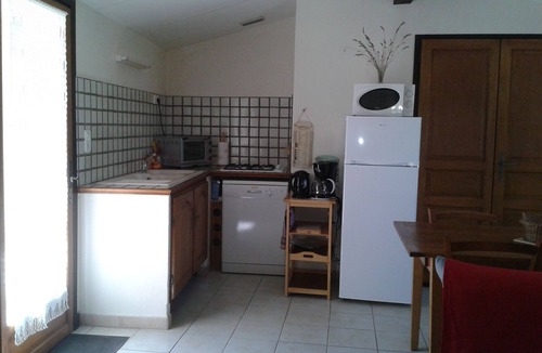 Lagorce Cottage | 3 stars COTTAGE HOUSE IN STONE VALLEY MIDDLE PT ARC in Lagorce