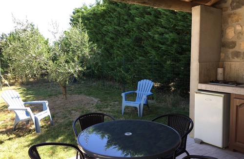 Lagorce Cottage | 3 stars COTTAGE HOUSE IN STONE VALLEY MIDDLE PT ARC in Lagorce