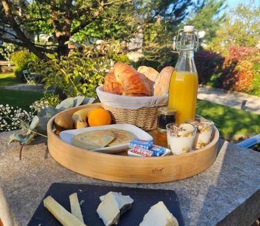 Chateauneuf-sur-Loire Bed & Breakfast | 35 m² Bed and breakfast ∙ 2 bedrooms ∙ 3 guests