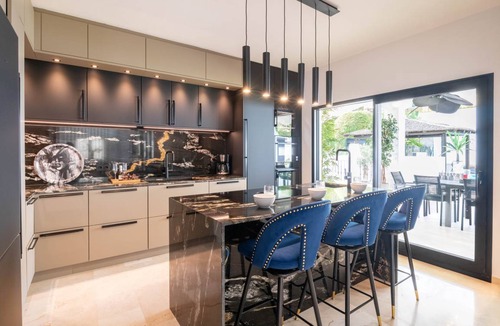 Guadalmina Resort | 350 m² Luxury rental ∙ 6 bedrooms ∙ 12 guests