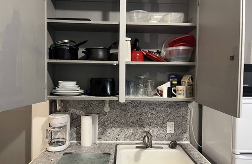 Flint Apartment | #4 Cultural Center Apartment Downtown Flint