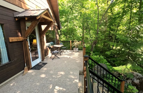 Nelson Cabin | 4 Mile Creek Cabin - (creekside)