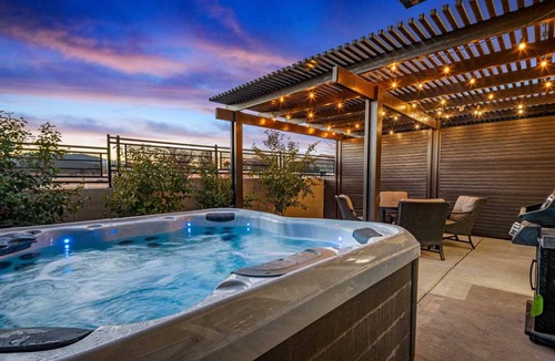 Ivins House | 470 m² House ∙ 8 bedrooms ∙ 29 guests