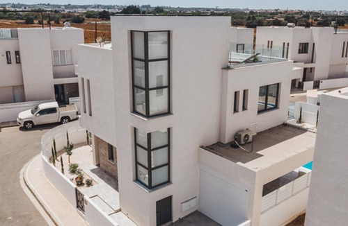 Pernera Villa | 66 PER - Stay Villa Palm